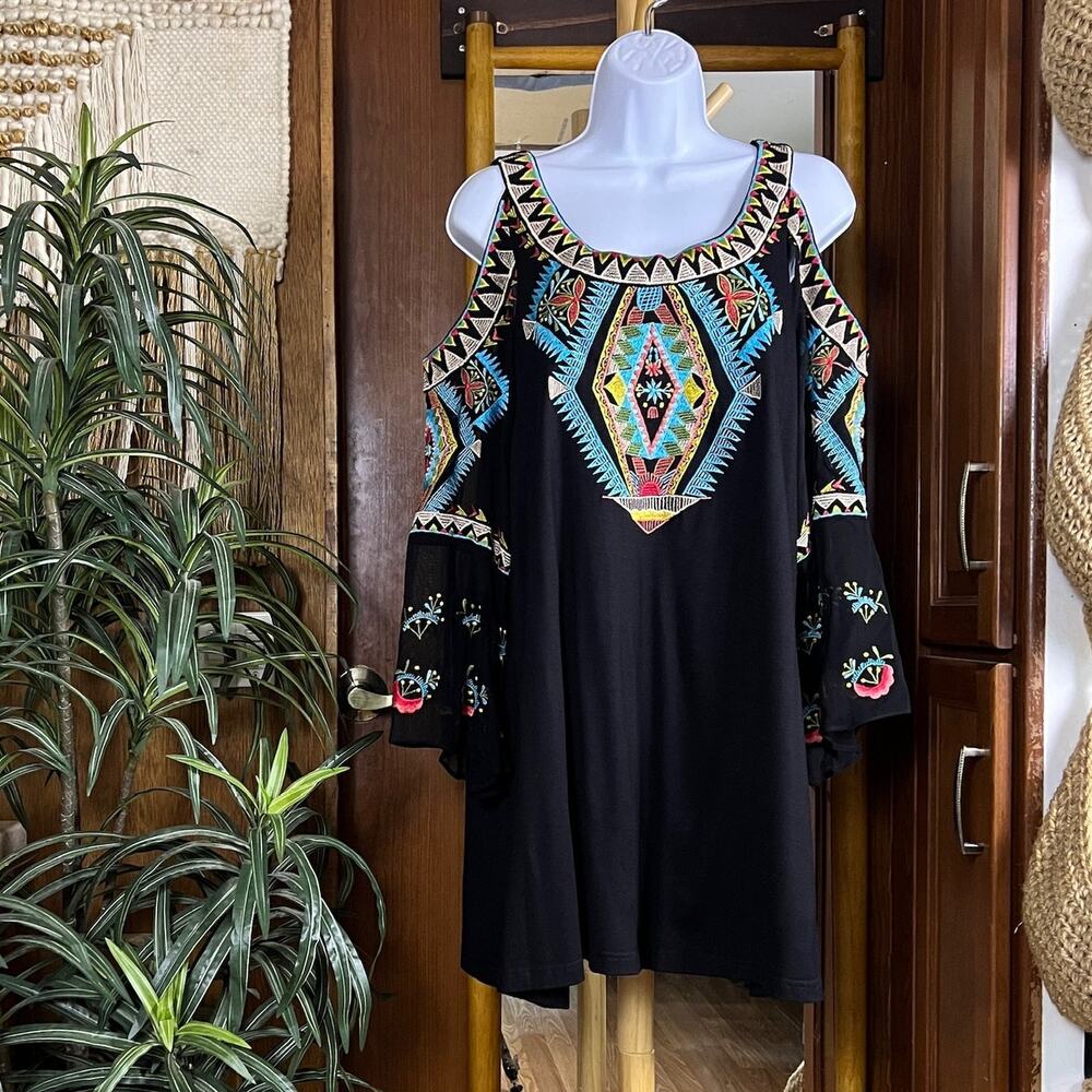 Vintage Collection Embroidered Cold Shoulder Top XL Black Boho Bell Sleeve Y2K